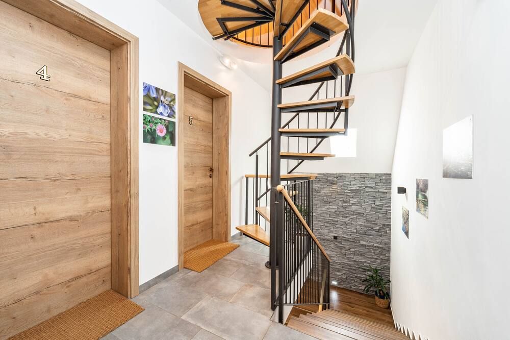 B&B Villa Sumrak Plitvica Rooms - פליטביצ'קה יזרה - מדרגות