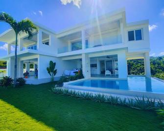 Sunset Villa with Infinity Pool - Las Terrenas - Pool