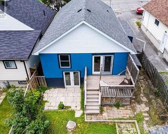 Cozy nature themed one bedroom apartment, pet friendly - Sudbury - Building