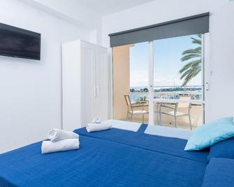 Hostal Vista Alegre - อัลคูเดีย - ห้องนอน