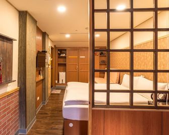 Qu Hi Home Stay - Ruifang District - Schlafzimmer