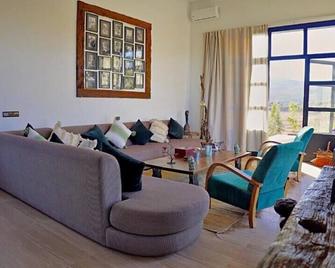 Maison Soo Bin - Bine el Ouidane - Living room