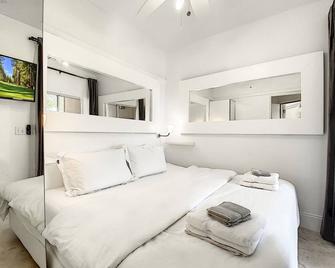 Pgavillageresort By Americanvacationliving 7 Room - Port St. Lucie - Спальня