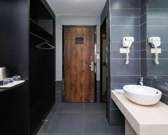 Qingmu Hotel Changzhou Founder Building - Changzhou - Bedroom