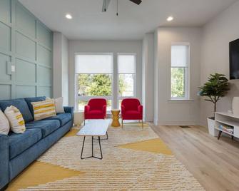 Hey Nashville Dolly Denim Dual Townhomes - Nashville
