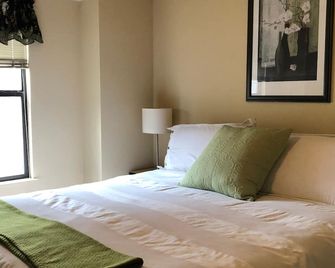 Beautiful Getaway On Plumas Pines Golf Resort - Blairsden - Bedroom