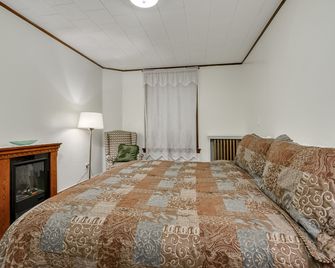 Ryan Hotel - Wallace - Bedroom