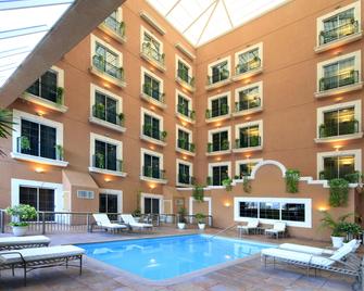 iStay Hotel Ciudad Victoria - Ciudad Victoria - Building