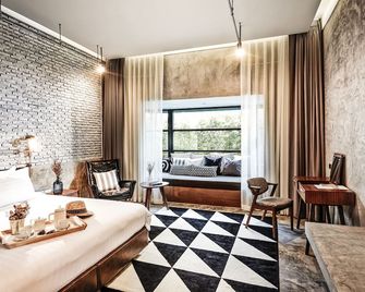 The Restro Hotel - הוא הין - חדר שינה