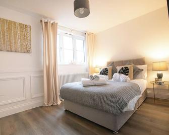 The Burlington Collection - Sheringham - Bedroom