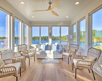 Waterfront Oasis On Tims Ford Lake Poolandkayak! - Winchester - Sala de estar