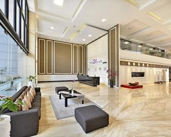 Travello Hotel Bandung - Bandung - Lobby