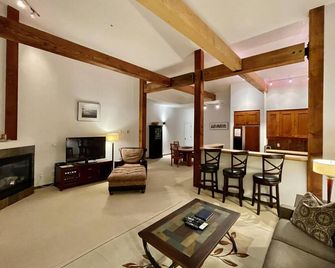 Big Beach Villa - Ucluelet - Sala de estar