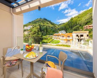 Nobile Boutique Hotel - Agios Gordios - Балкон