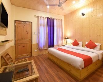 Hotel O Parth Regency - Naggar - Bedroom