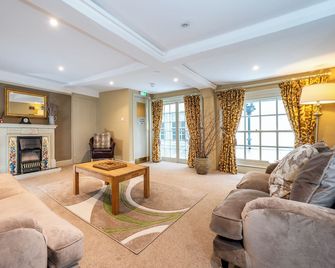 The Peppermill - Devizes - Living room