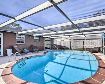 Family Home with Lanai and Yard in Port Richey! - Port Richey - Pool