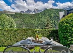 Villa Floria Apartment - Chamonix - Patio