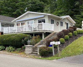 Lake Front Cottage - Penn Yan - Building