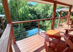 Cashew Nut Grove Chalets - Port Glaud - Balkon