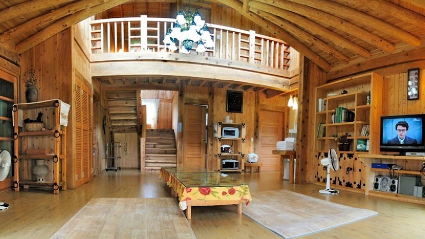 جيجو سانايديول بنسيون