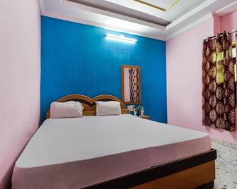 Hotel C K International By OYO Rooms - Bodhgaya - Makuuhuone