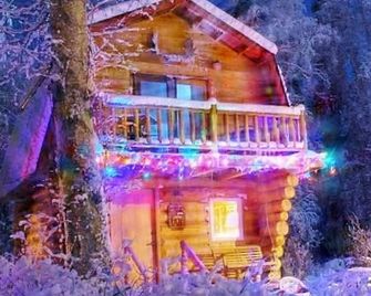 Log Cabin On The Beautiful Chena River! Sleeps 4 Aurora Viewing - Fairbanks - Building