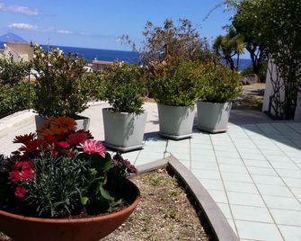 La Zagara Hotel - Lipari - Patio