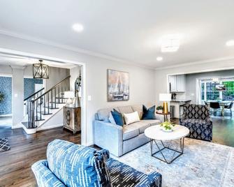 Ath - Dunwoody 5br -Pet Friendly -Fenced (Bentbrk) - Dunwoody - Living room