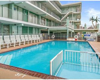 New! Family-friendly Getaway, Steps From Beach! - Wildwood Crest - Pool
