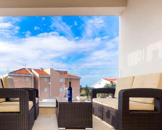 Apartments & Rooms Danivan Pool Villas - Novalja - Balcony