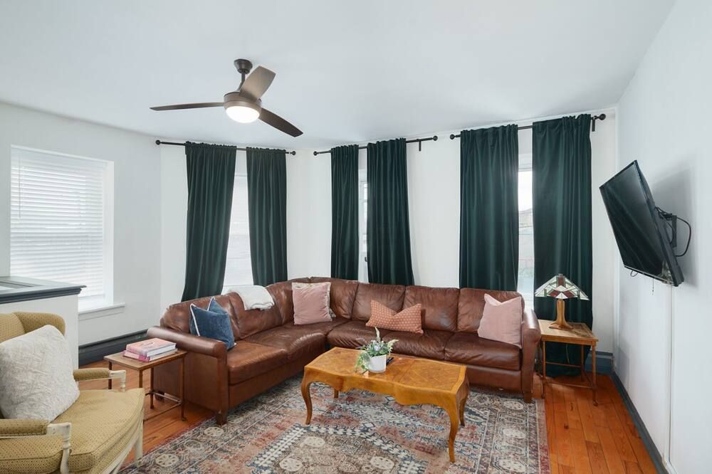 Large Bi-level Apartment in Heart of Manayunk - فيلادلفيا - غرفة معيشة