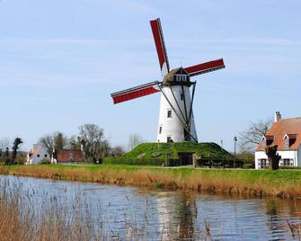 B&b Emma - Brujas - Edificio