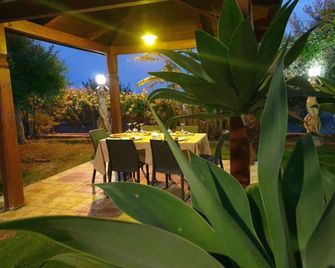 Hotel Ristorante L'Orizzonte - Le Castella - Patio