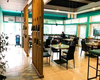 Svetlana Hotel - Artiom - Restaurante