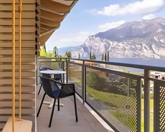Villa Gloria SeeLe Garda Hotel - Nago–Torbole - Balcón