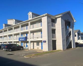 Intown Suites Extended Stay Matthews Nc - Indian Trail - Matthews - Edificio