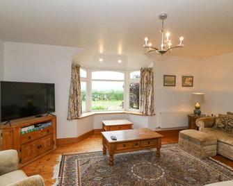 Coorlacka, Pet Friendly, With A Garden In Goleen, County Cork - Schull - Living room