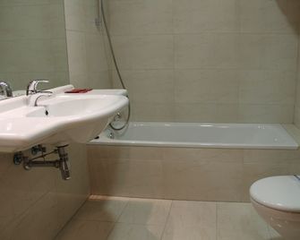 Hotel Agorreta - Pamplona - Kylpyhuone