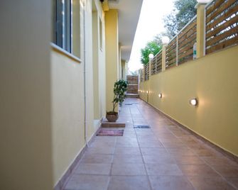 Sunset Apartments Free Shuttle from Athe - Artémida - Pasillo