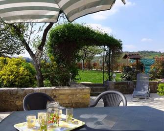 Gite Pont-la-Ville, 3 bedrooms, 7 persons - Orges - Patio