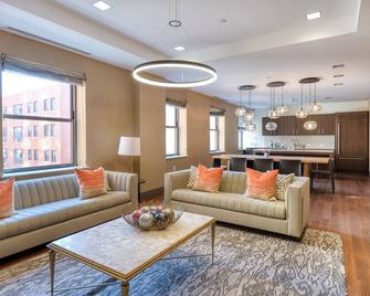 Back Bay 1br w gym wd nr shopping BOS-925 - Boston - Living room