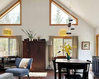 Serene Retreat on a Stream - Phoenicia - Dining room