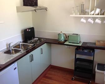 Toodyay Luxury Accommodation - Toodyay - Kitchen