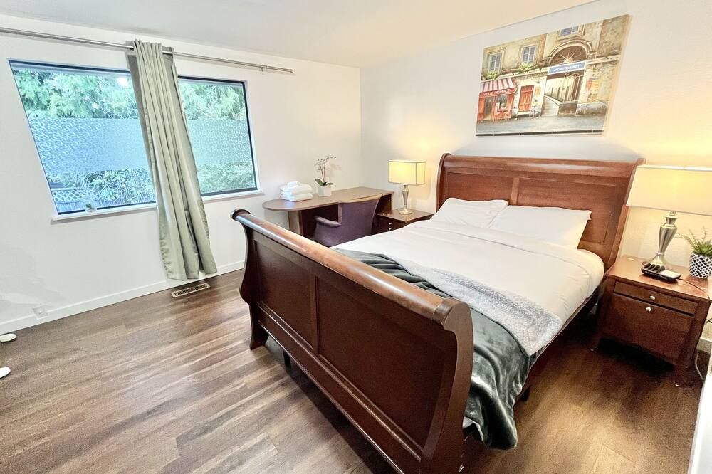 Spacious Master; Private Bathroom; Walk 2 Bus; Ac - קירקלנד - חדר שינה