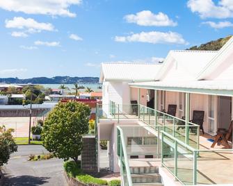 Asure Admirals View Motel - Paihia - Outdoor view