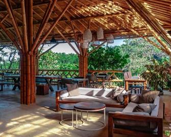 La Veranda Hotel & Restaurant - Minca - Patio