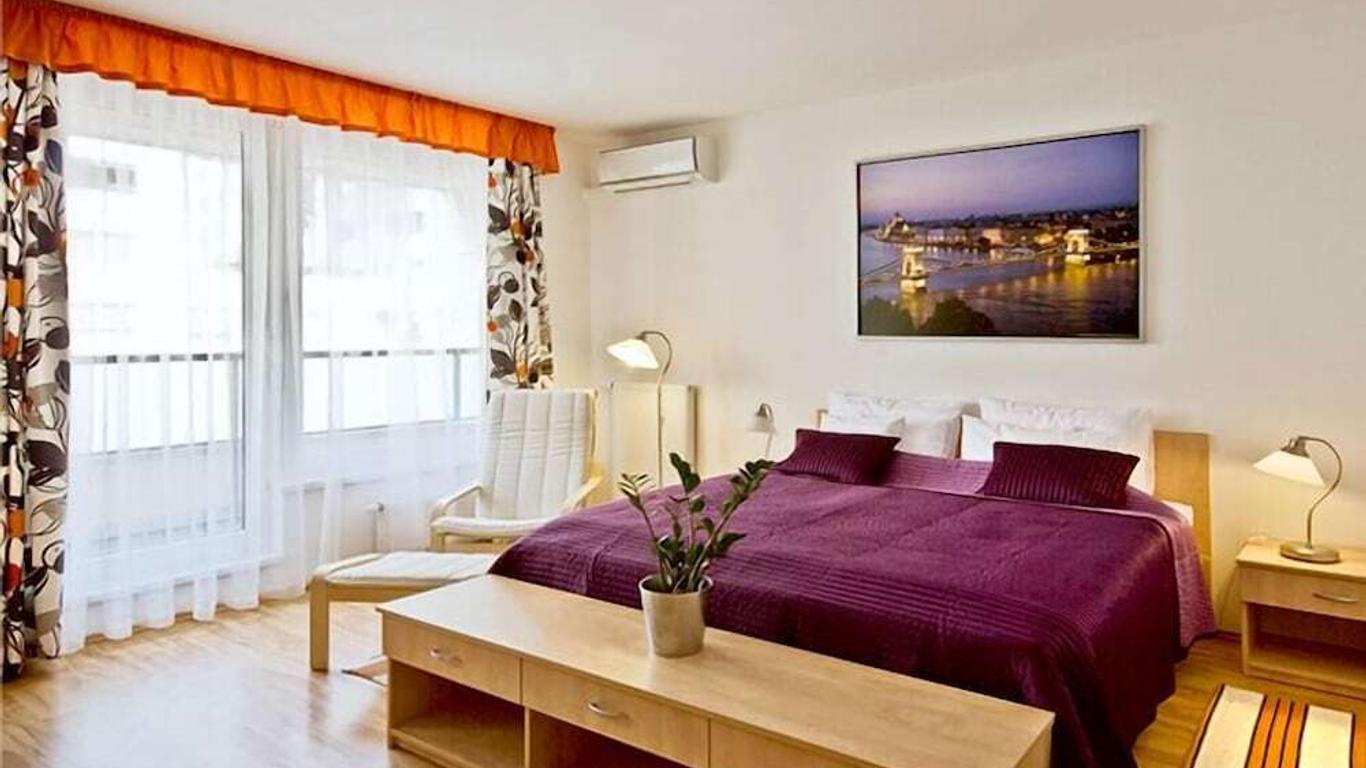 Corvin Lux Aparthotel