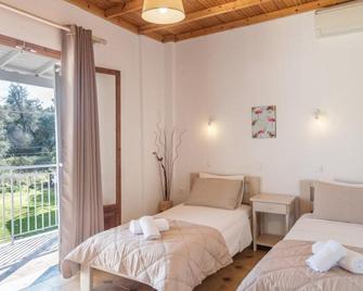 Three Seasons - Kavos - Chambre