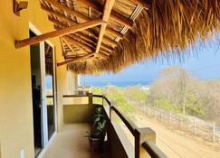 Bonobo Living Apartments - Puerto Escondido - Balkon